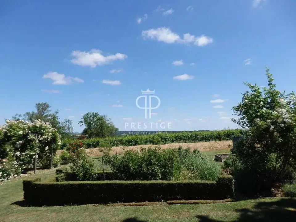 Castle 495m² in France, Dür. Priced at 825000€ rent photo-10