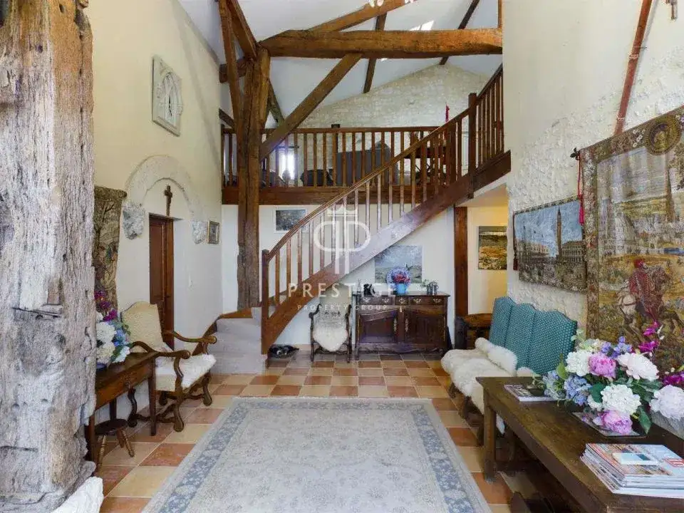 Castle 495m² in France, Dür. Priced at 825000€ rent photo-14