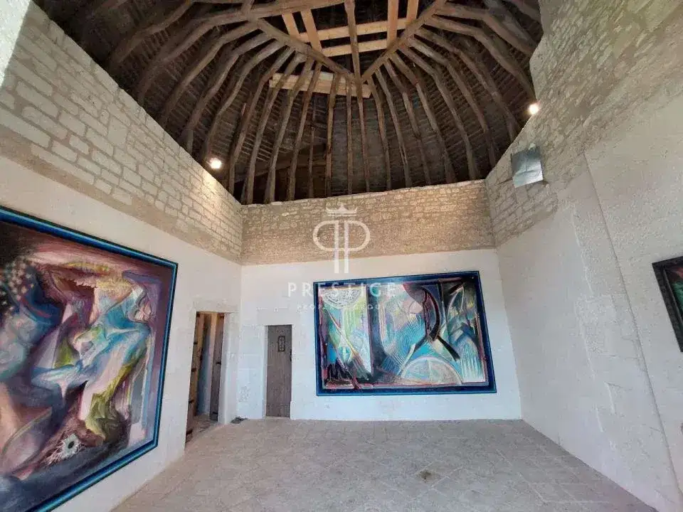 Castle 750m² in France, Poitiers. Priced at 1785000€ rent photo-10