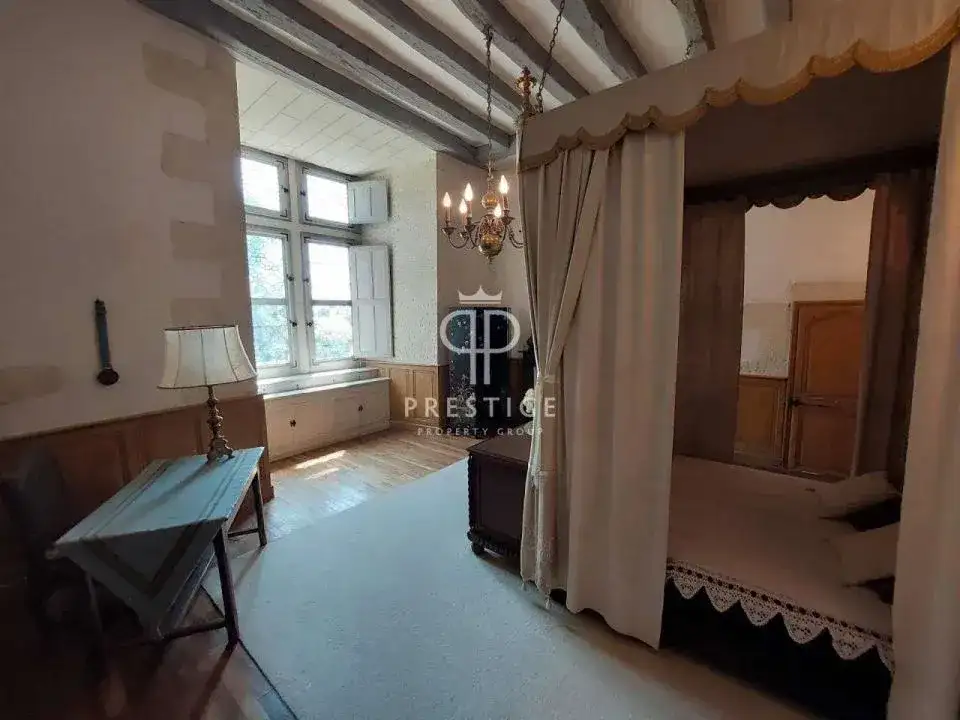 Castle 750m² in France, Poitiers. Priced at 1785000€ rent photo-13