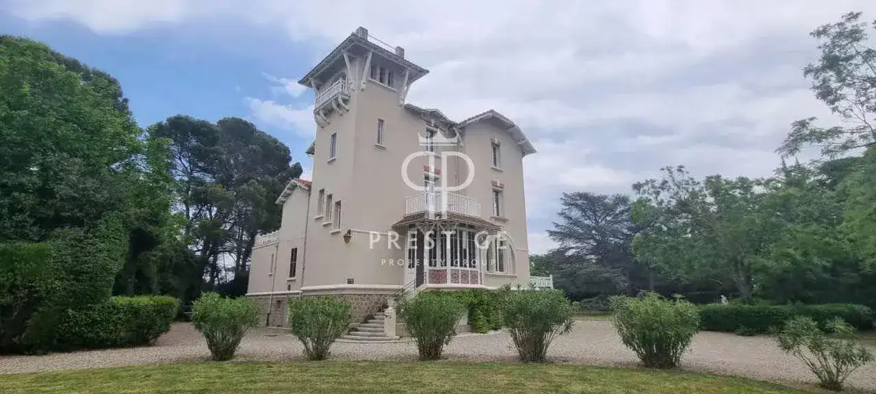 Castle 455m² in France, Каркасон. Priced at 1400000€ rent photo-9