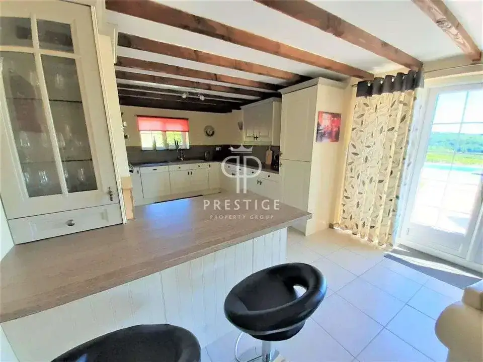 Castle 365m² in France, St. Fua La Grande. Priced at 1150000€ rent photo-7