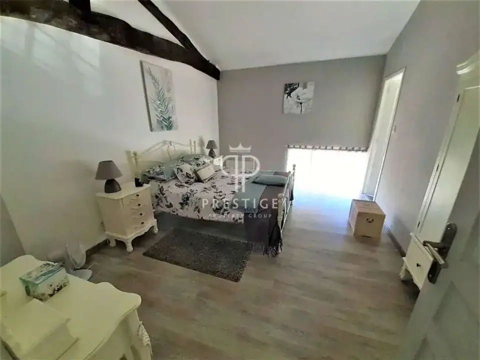 Castle 365m² in France, St. Fua La Grande. Priced at 1150000€ rent photo-11
