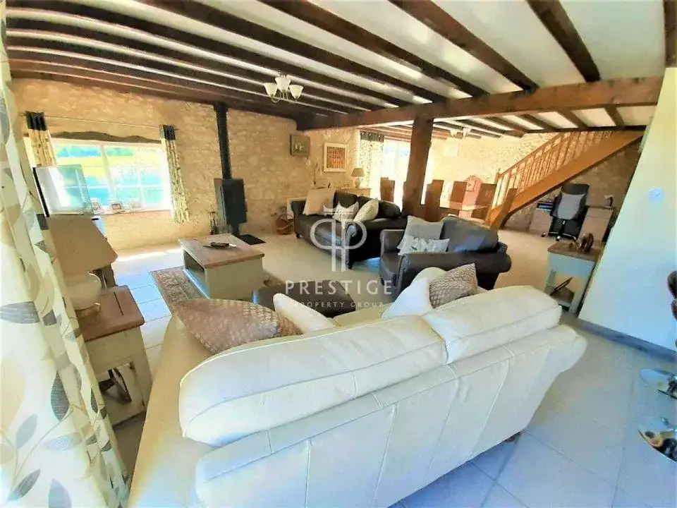 Castle 365m² in France, St. Fua La Grande. Priced at 1150000€ rent photo-15