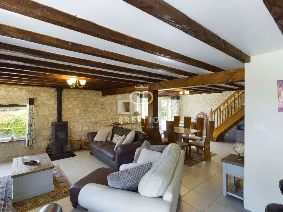 Castle 365m² in France, St. Fua La Grande. Priced at 1150000€ rent photo-18