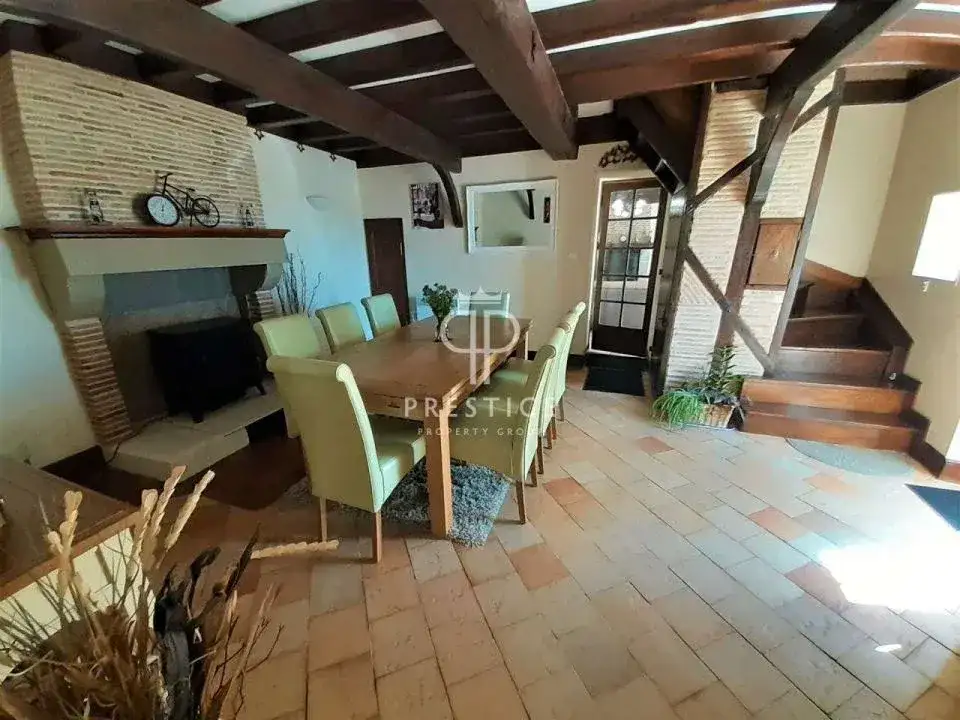 Castle 365m² in France, St. Fua La Grande. Priced at 1150000€ rent photo-19