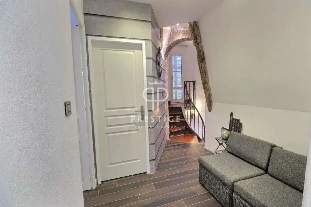 Castle 180m² in France, Draginian. Priced at 859000€ rent photo-6