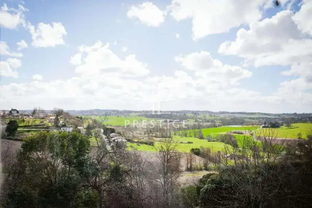 Castle 850m² in France, Kayuzak. Priced at 1100000€ rent photo-13