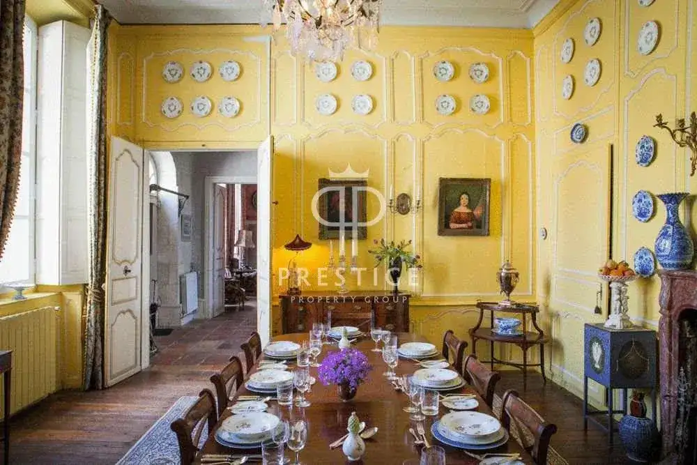 Castle 850m² in France, Kayuzak. Priced at 1100000€ rent photo-14