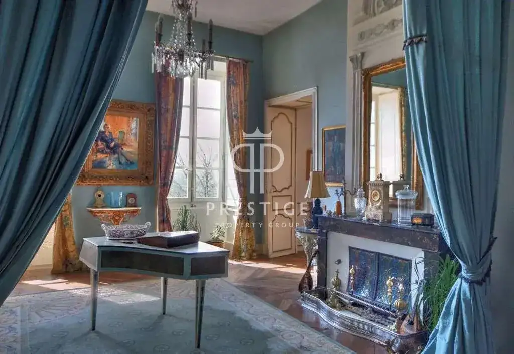 Castle 850m² in France, Kayuzak. Priced at 1100000€ rent photo-20