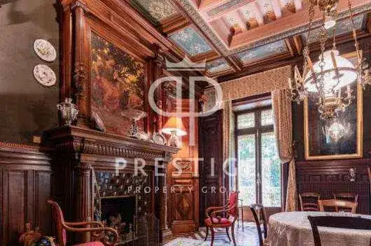 Castle 1400m² in France, Béziers. Priced at 1740000€ rent photo-4