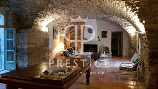 Castle 1400m² in France, Béziers. Priced at 1740000€ rent photo-9