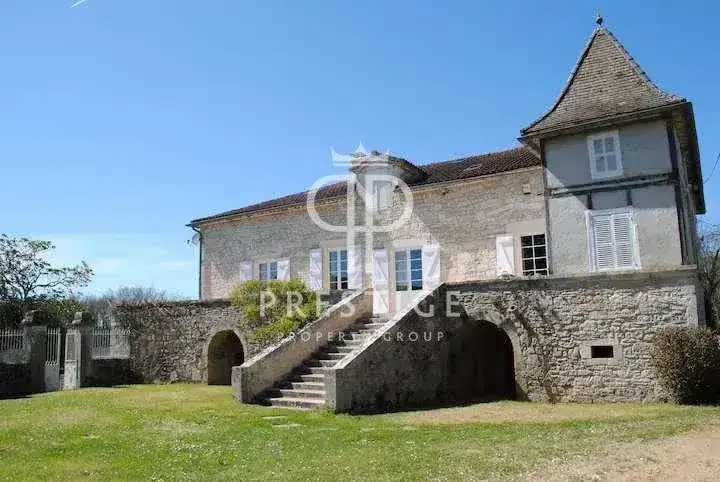 Castle 270m² in France, Lalbenque. Priced at 799000€ rent photo-3