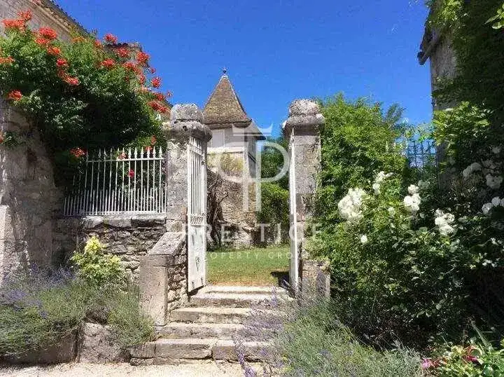 Castle 270m² in France, Lalbenque. Priced at 799000€ rent photo-6