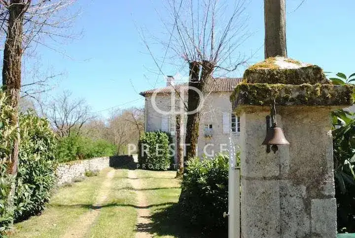 Castle 270m² in France, Lalbenque. Priced at 799000€ rent photo-11