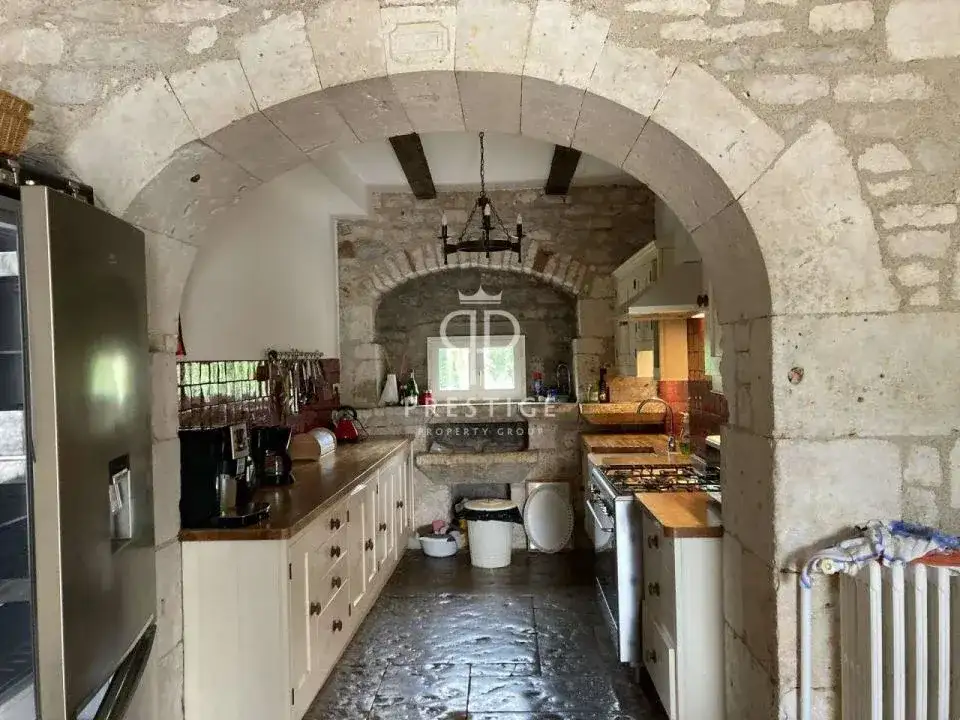 Castle 270m² in France, Lalbenque. Priced at 799000€ rent photo-15