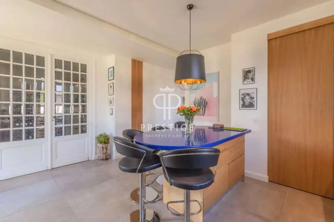 Castle 340m² in France, St. Emilion. Priced at 1499000€ rent photo-2