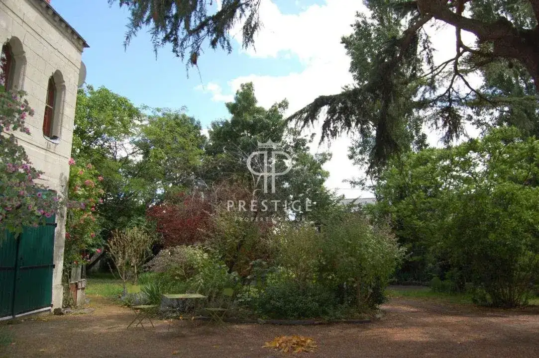 Castle 460m² in France, Soumur. Priced at 1050000€ rent photo-8