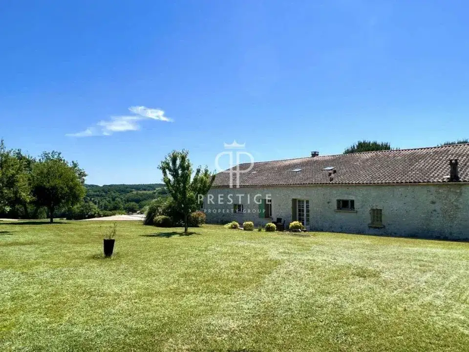 Castle 500m² in France, Monestier. Priced at 1150000€ rent photo-10