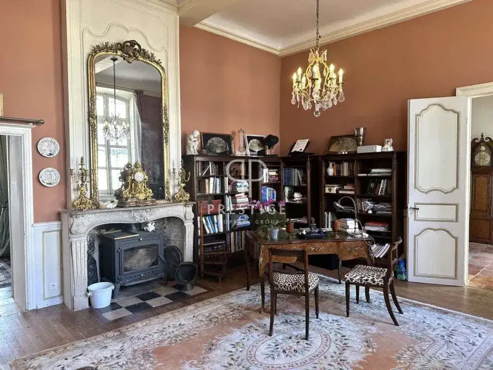 Castle 680m² in France, Bergerac. Priced at 950000€ rent photo-2