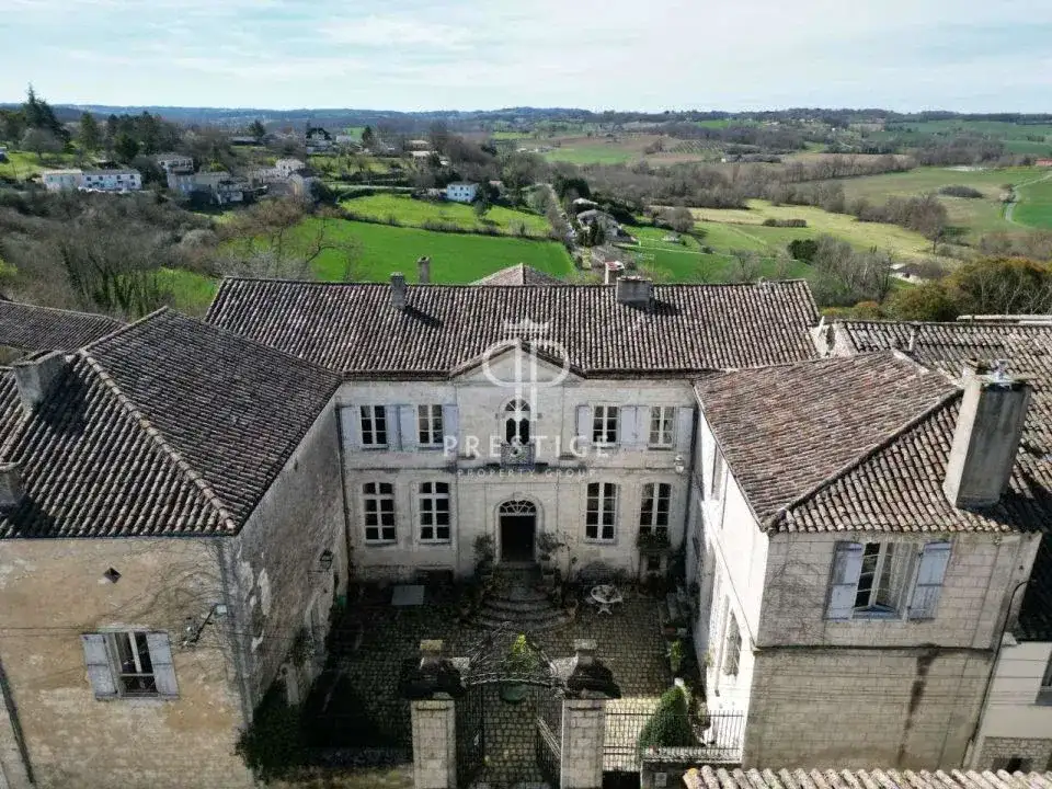 Castle 680m² in France, Bergerac. Priced at 950000€ rent photo-3