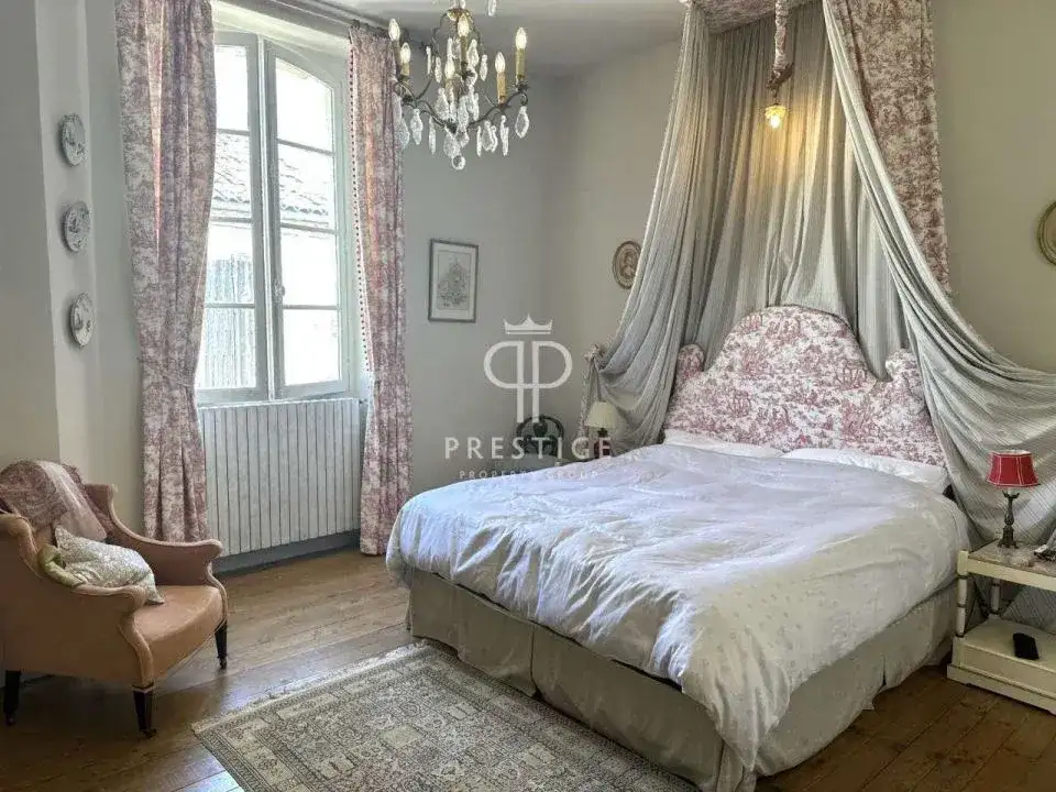 Castle 680m² in France, Bergerac. Priced at 950000€ rent photo-7