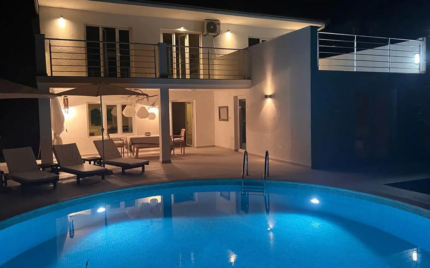 House 212m² in Montenegro, Herceg Novi. Priced at 570000€ rent photo-9