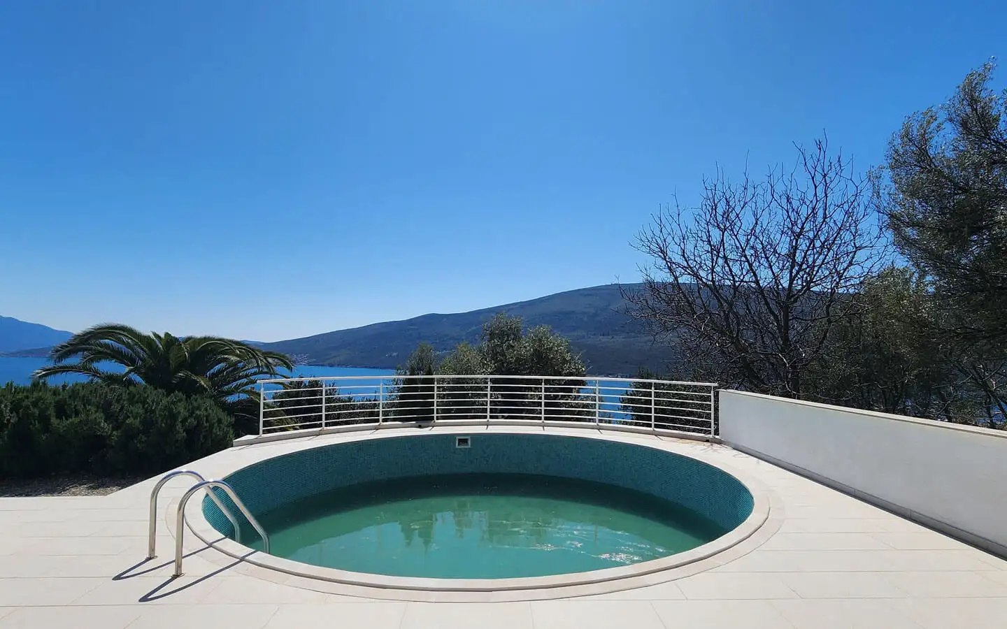 House 212m² in Montenegro, Herceg Novi. Priced at 570000€ rent photo-14