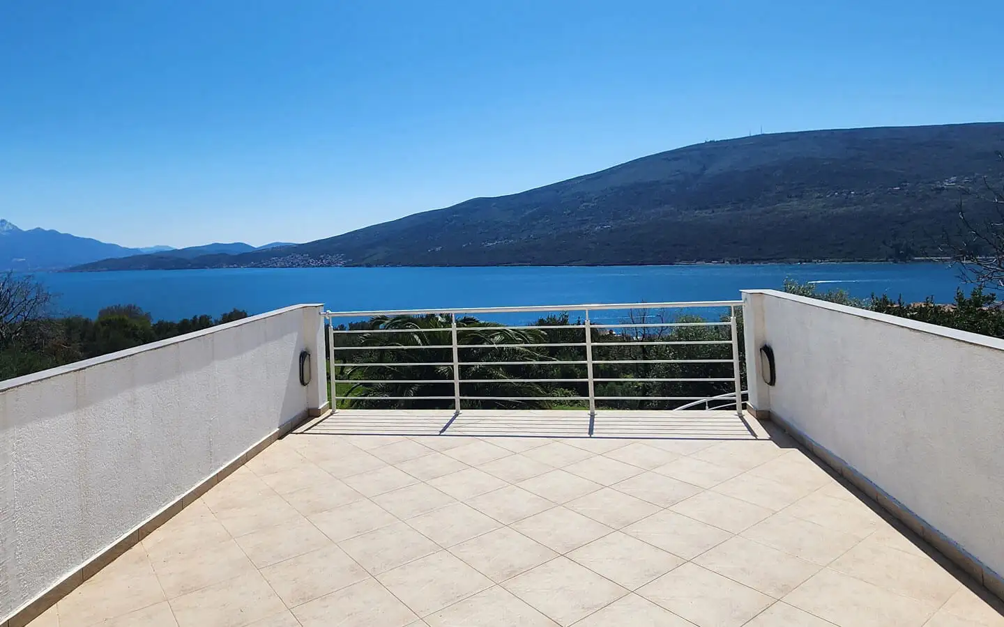 House 212m² in Montenegro, Herceg Novi. Priced at 570000€ rent photo-11