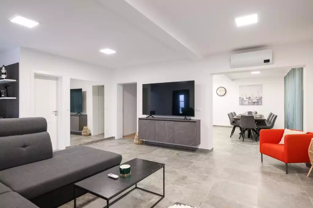 Villa 300m² in Portugal, Tavira. Priced at 849000€ rent photo-4