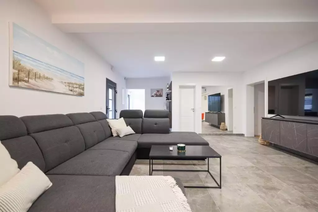 Villa 300m² in Portugal, Tavira. Priced at 849000€ rent photo-5