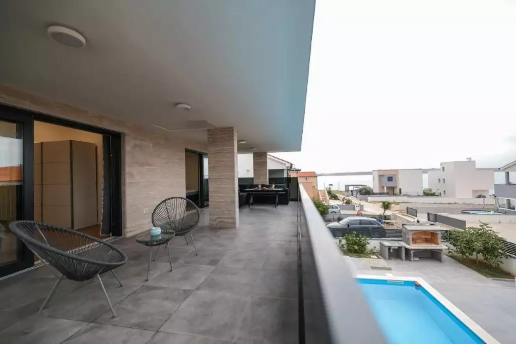 Villa 300m² in Portugal, Tavira. Priced at 849000€ rent photo-17