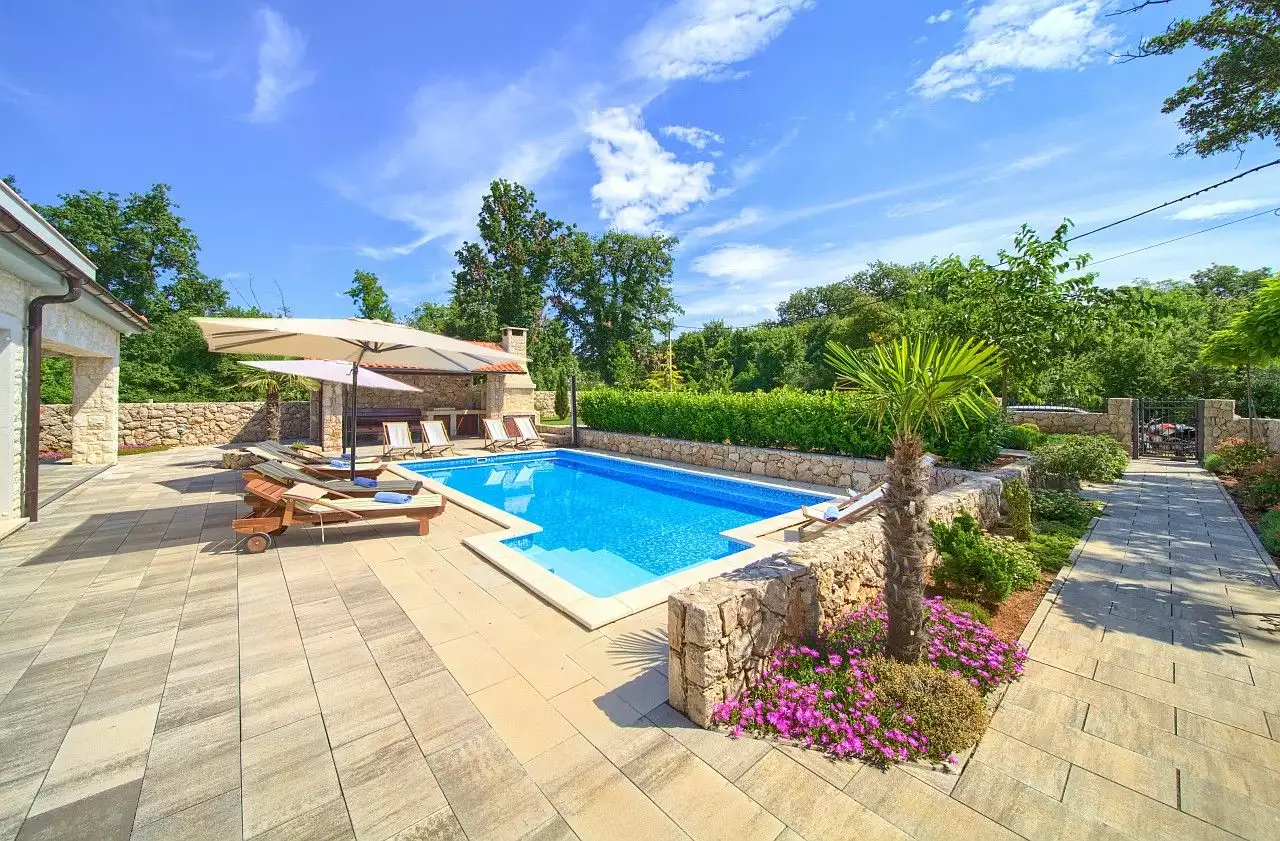 Villa 185m² in Croatia, Kras. Priced at 750000€ rent photo-4