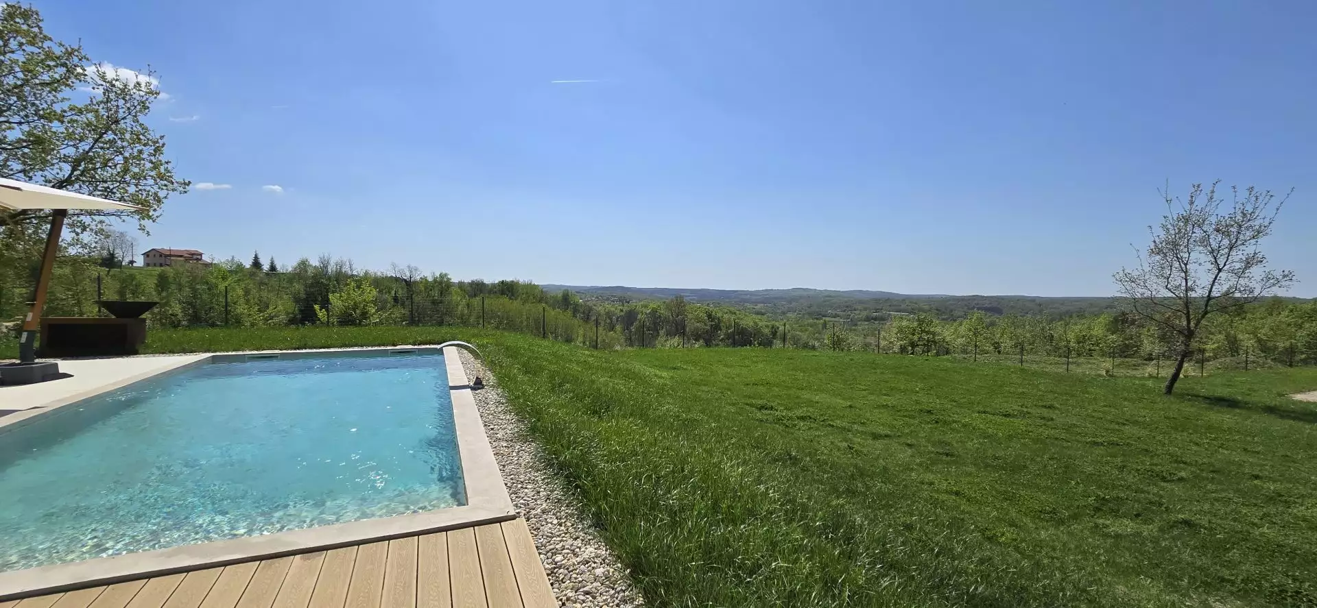Villa 198m² in Croatia, Motovun. Priced at 690000€ rent photo-4