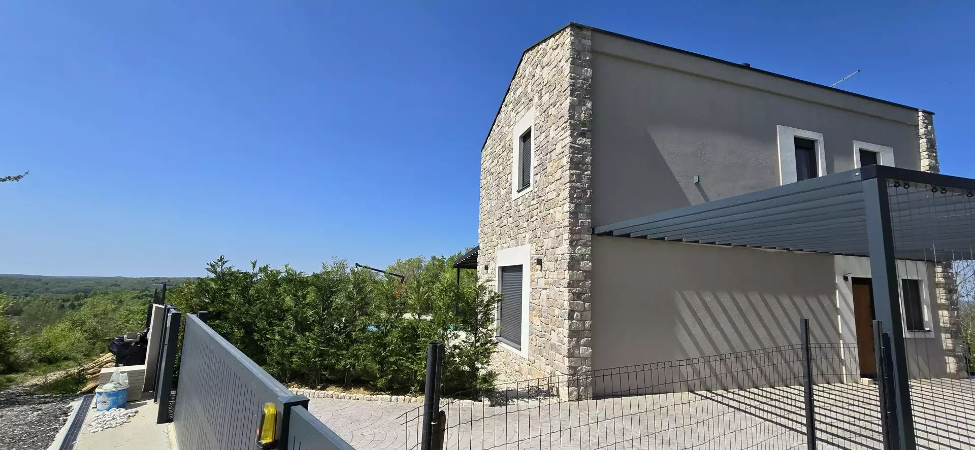 Villa 198m² in Croatia, Motovun. Priced at 690000€ rent photo-7