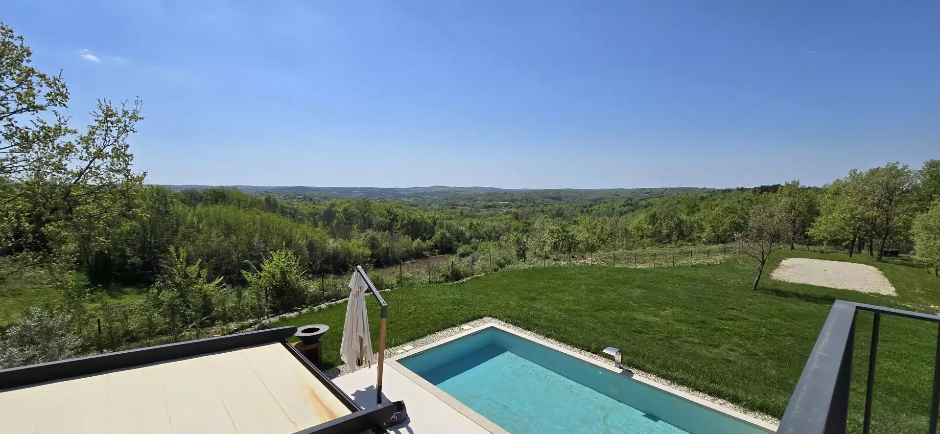 Villa 198m² in Croatia, Motovun. Priced at 690000€ rent photo-10