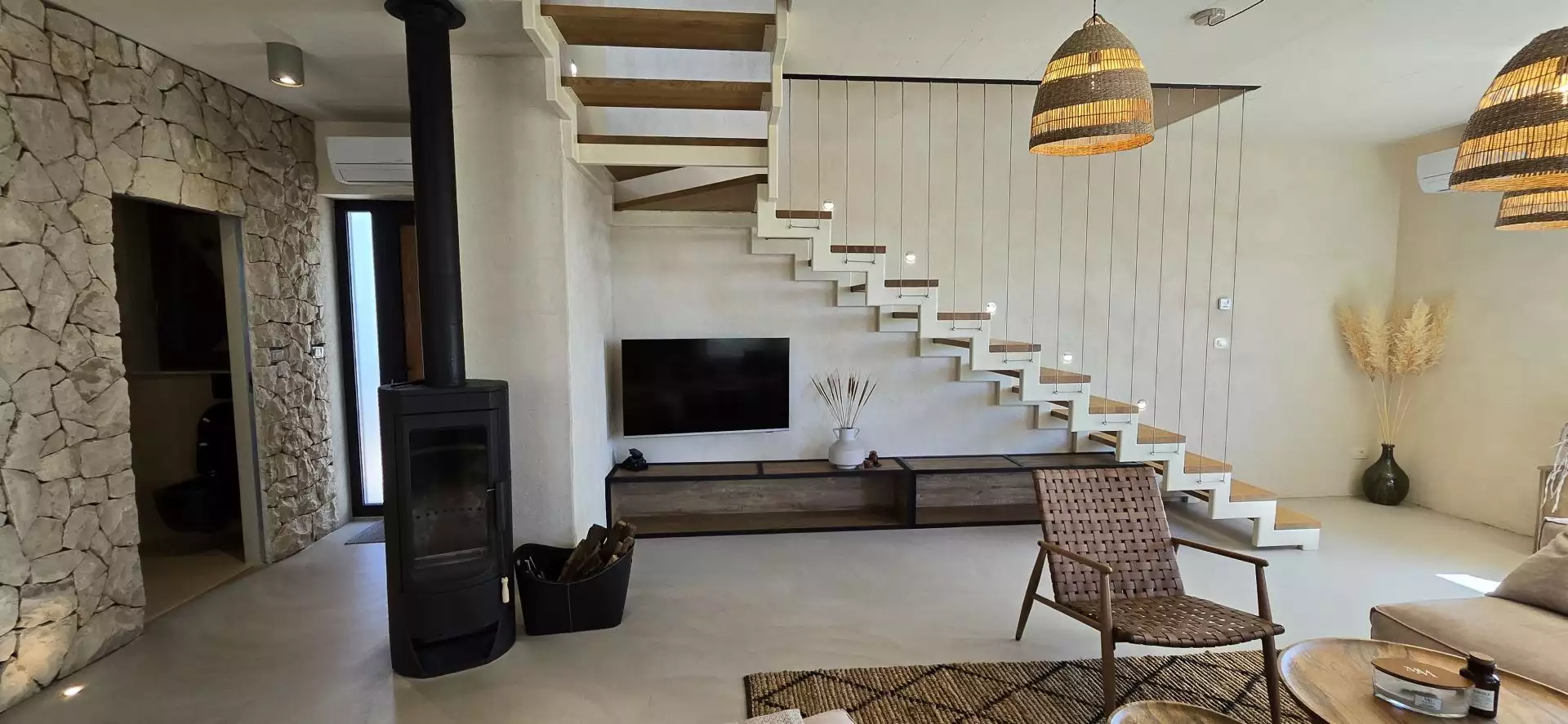 Villa 198m² in Croatia, Motovun. Priced at 690000€ rent photo-14
