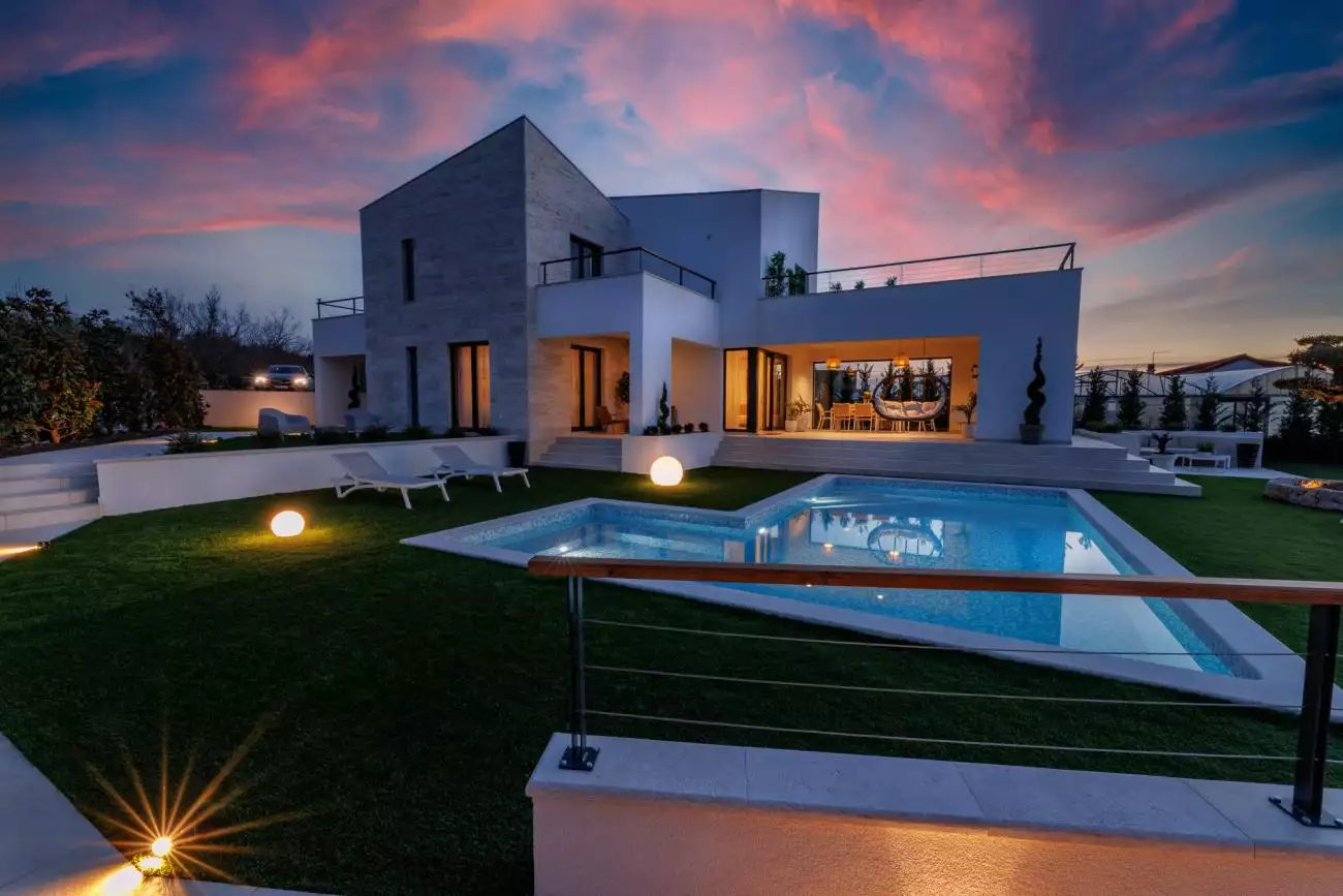 Villa 390m² in Croatia, Krka. Priced at 1520000€ rent photo-6