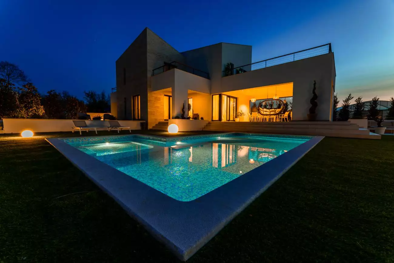 Villa 390m² in Croatia, Krka. Priced at 1520000€ rent photo-7