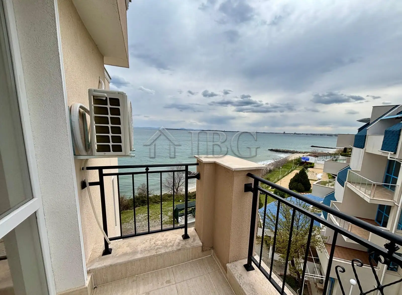 Flat 56m² in Bulgaria, Sveti Vlas. Priced at 127000€ rent photo-2