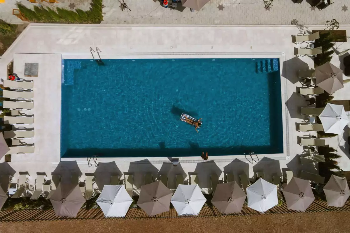 Hotels 1800m² in Montenegro, Ulcinj. Priced at 2700000€ rent photo-7