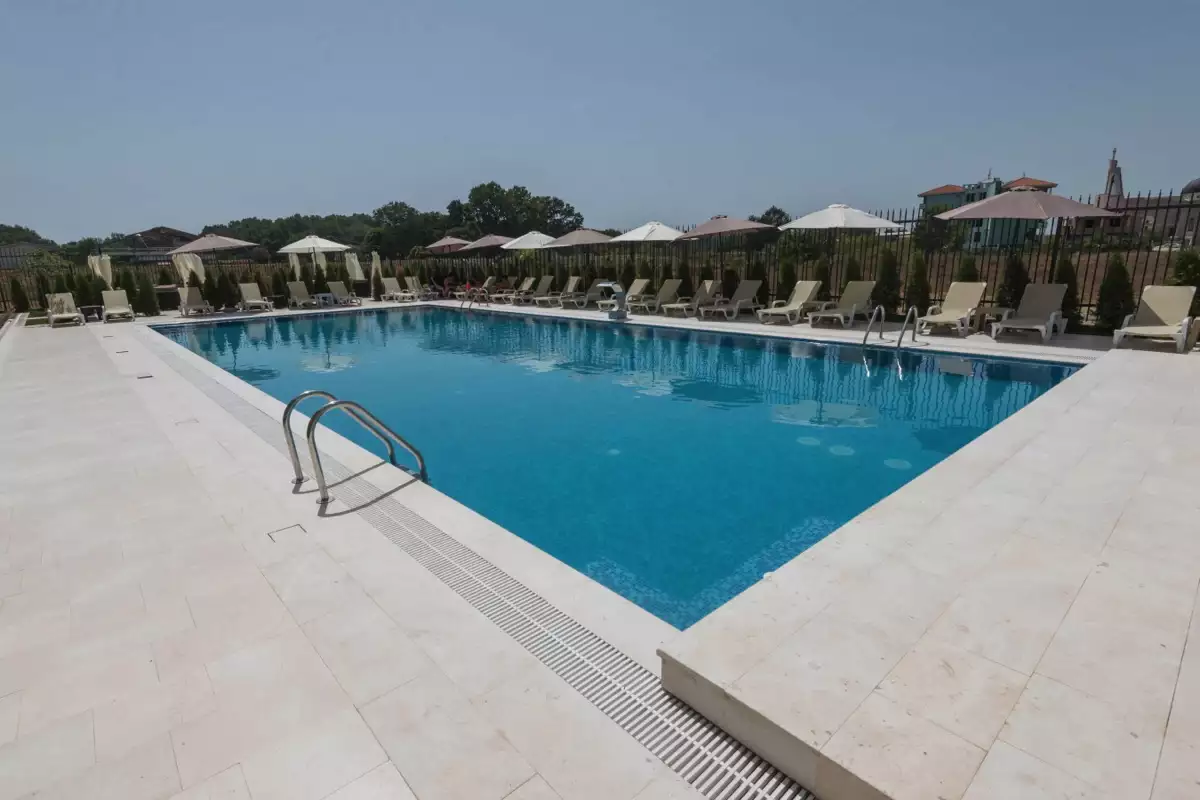 Hotels 1800m² in Montenegro, Ulcinj. Priced at 2700000€ rent photo-12