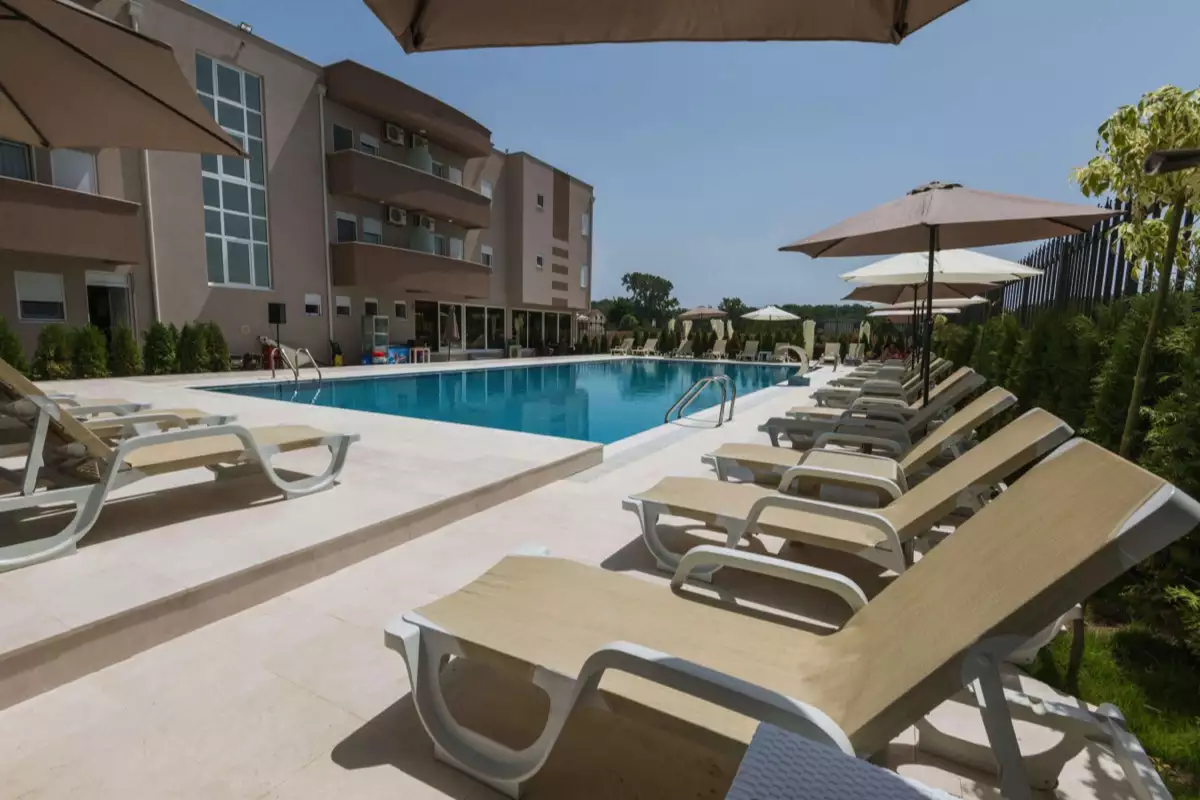 Hotels 1800m² in Montenegro, Ulcinj. Priced at 2700000€ rent photo-13