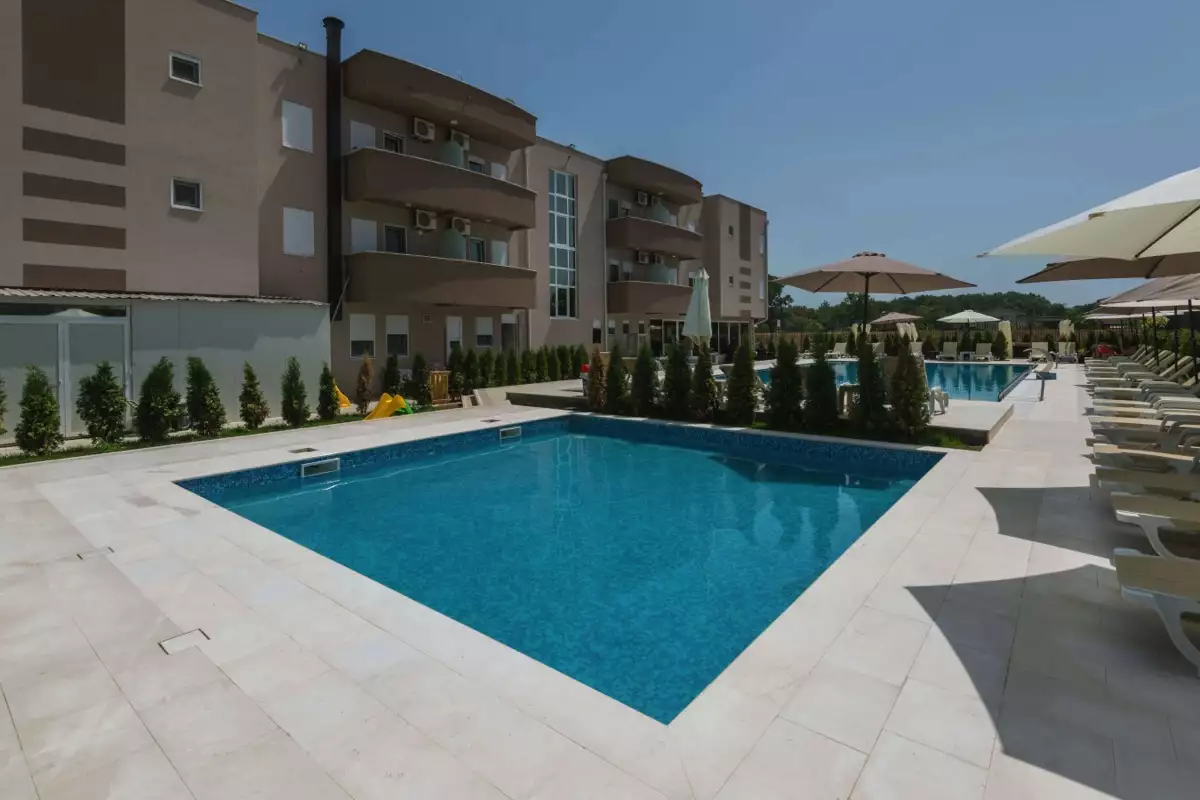 Hotels 1800m² in Montenegro, Ulcinj. Priced at 2700000€ rent photo-14