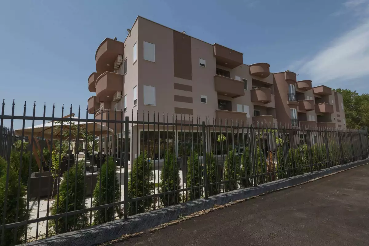 Hotels 1800m² in Montenegro, Ulcinj. Priced at 2700000€ rent photo-16