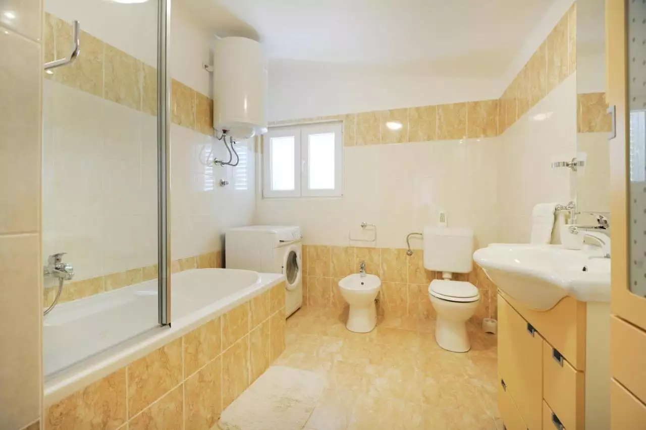 Hotels 375m² in Croatia, Zadar. Priced at 1580000€ rent photo-8