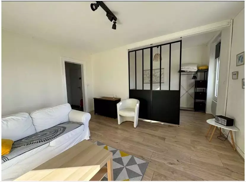 Flat 38m² in France, Loire. Priced at 91500€ rent photo-1