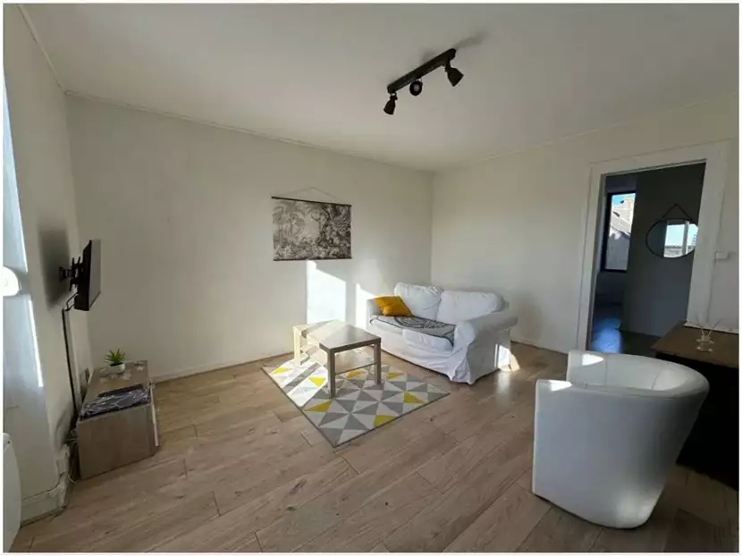 Flat 38m² in France, Loire. Priced at 91500€ rent photo-2