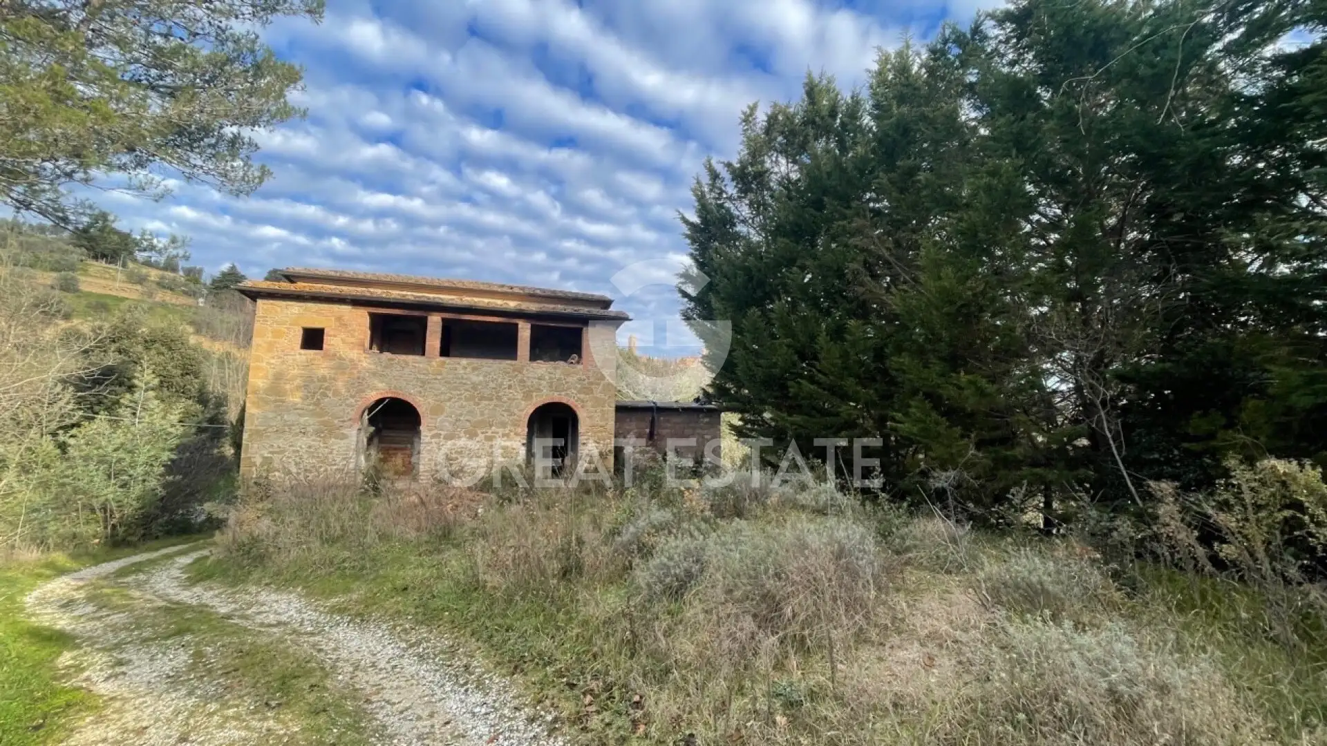 House 486m² in Italy, Siena. Priced at 580000€ rent photo-6