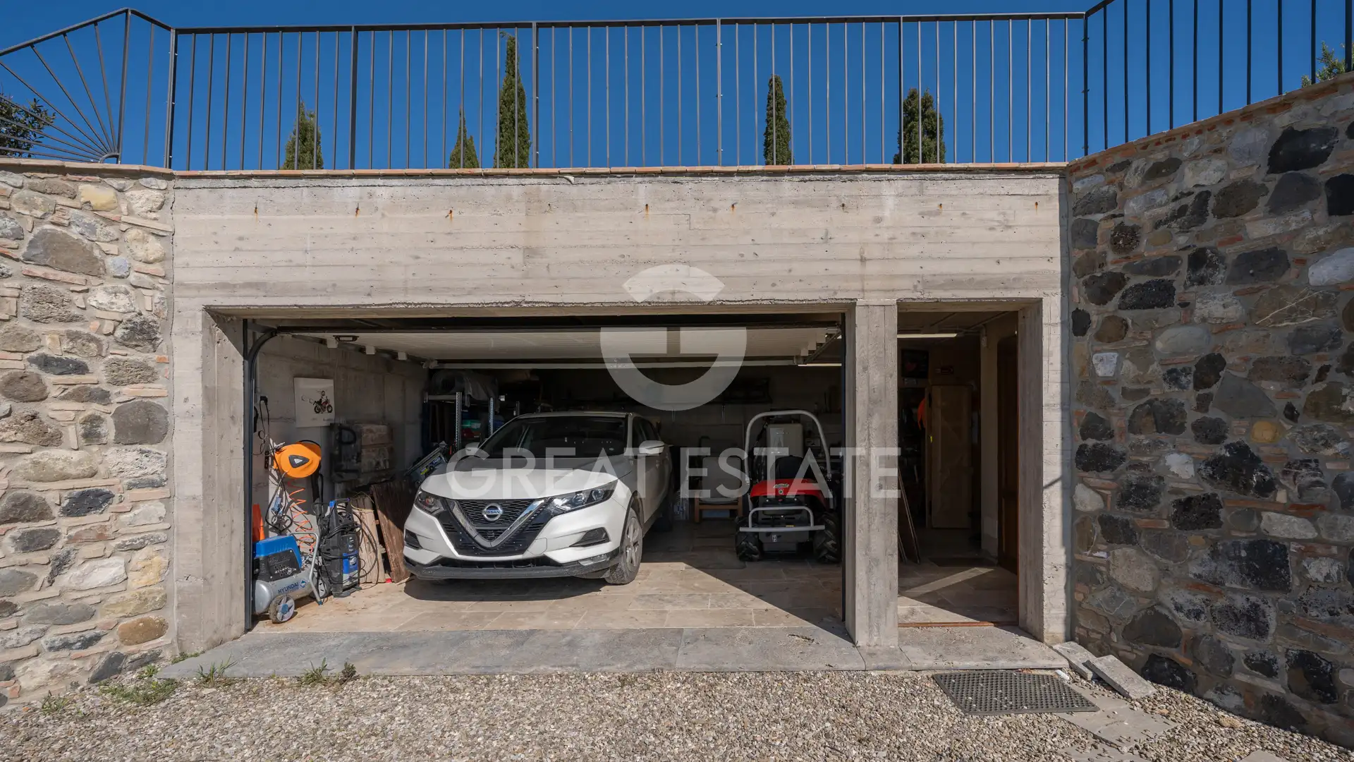 House 534m² in Italy, Siena. Priced at 1900000€ rent photo-4